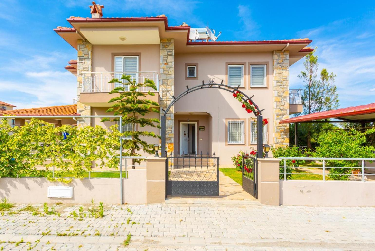Villa Toprak Далян Екстериор снимка