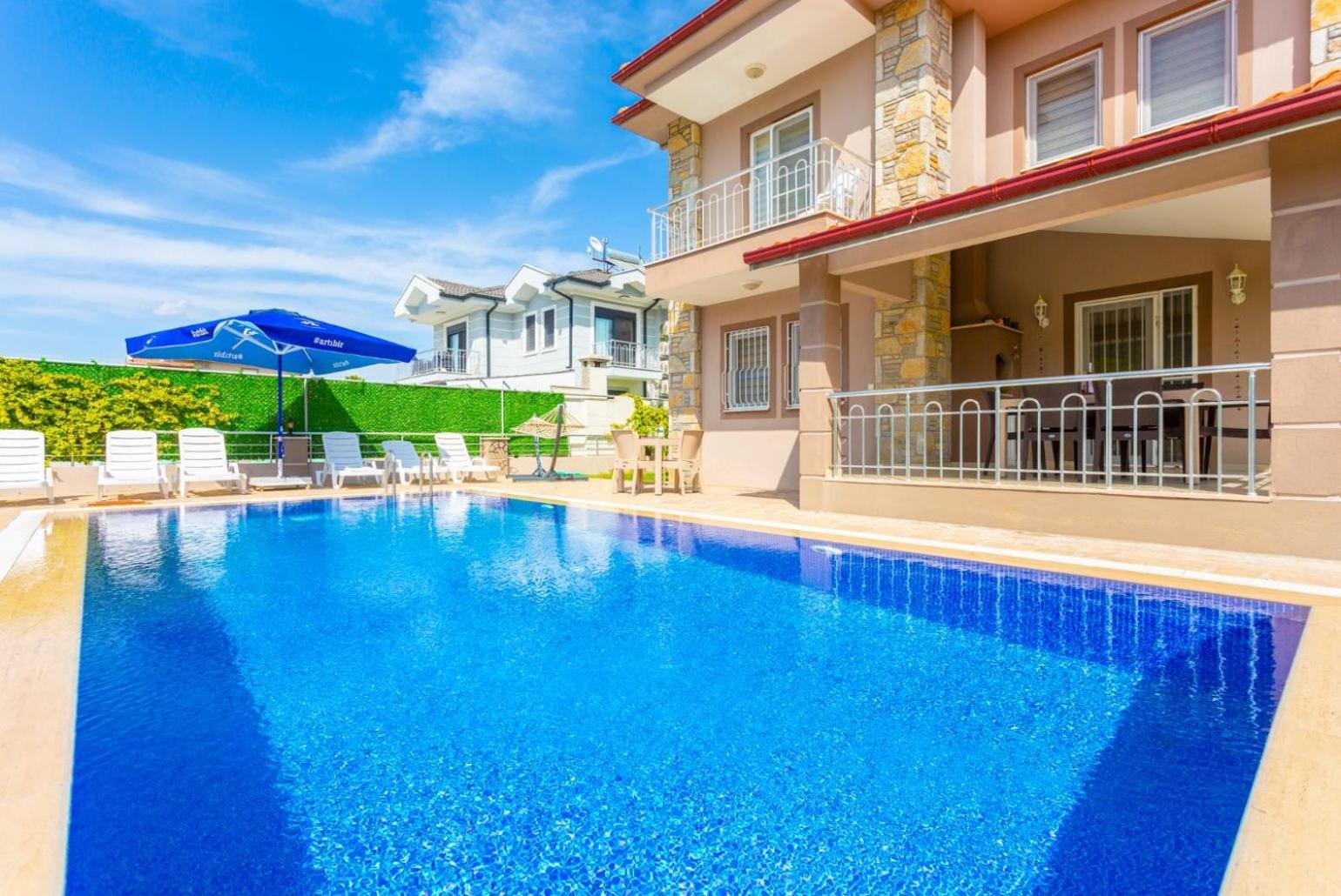 Villa Toprak Далян Екстериор снимка